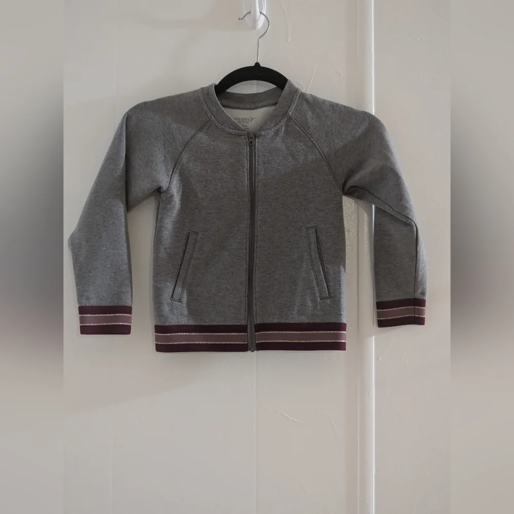 Old Navy Gray Kids Sweatshirt with Maroon Accents
